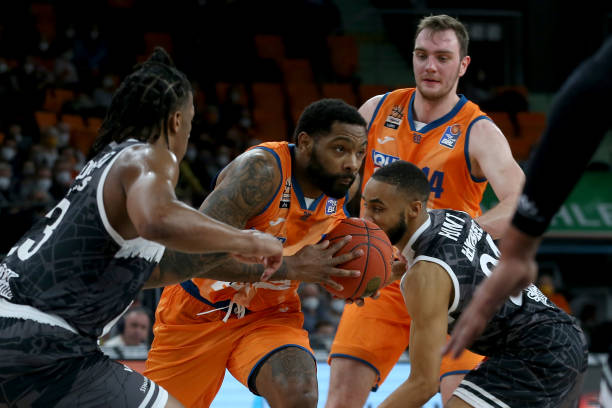 中占据了一 中占据了一